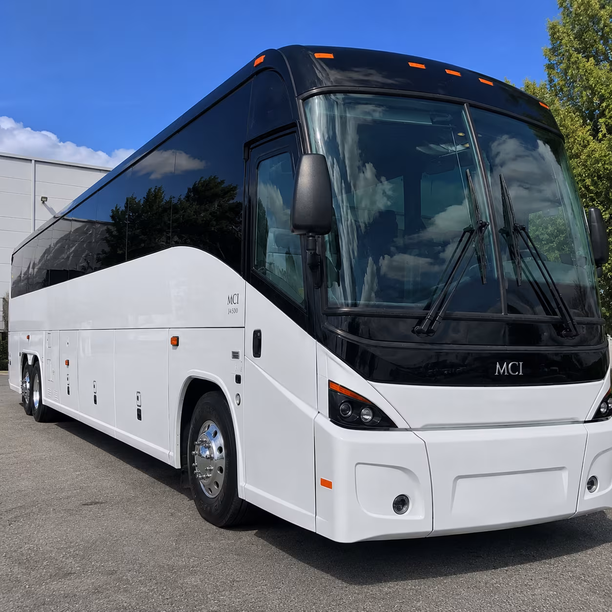 reliable shift change shuttles for texas city refineries and chemical plants